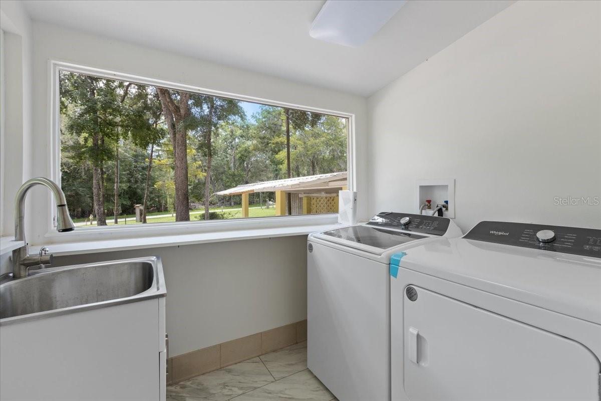 Image 41 of 61 For 79 851 Street