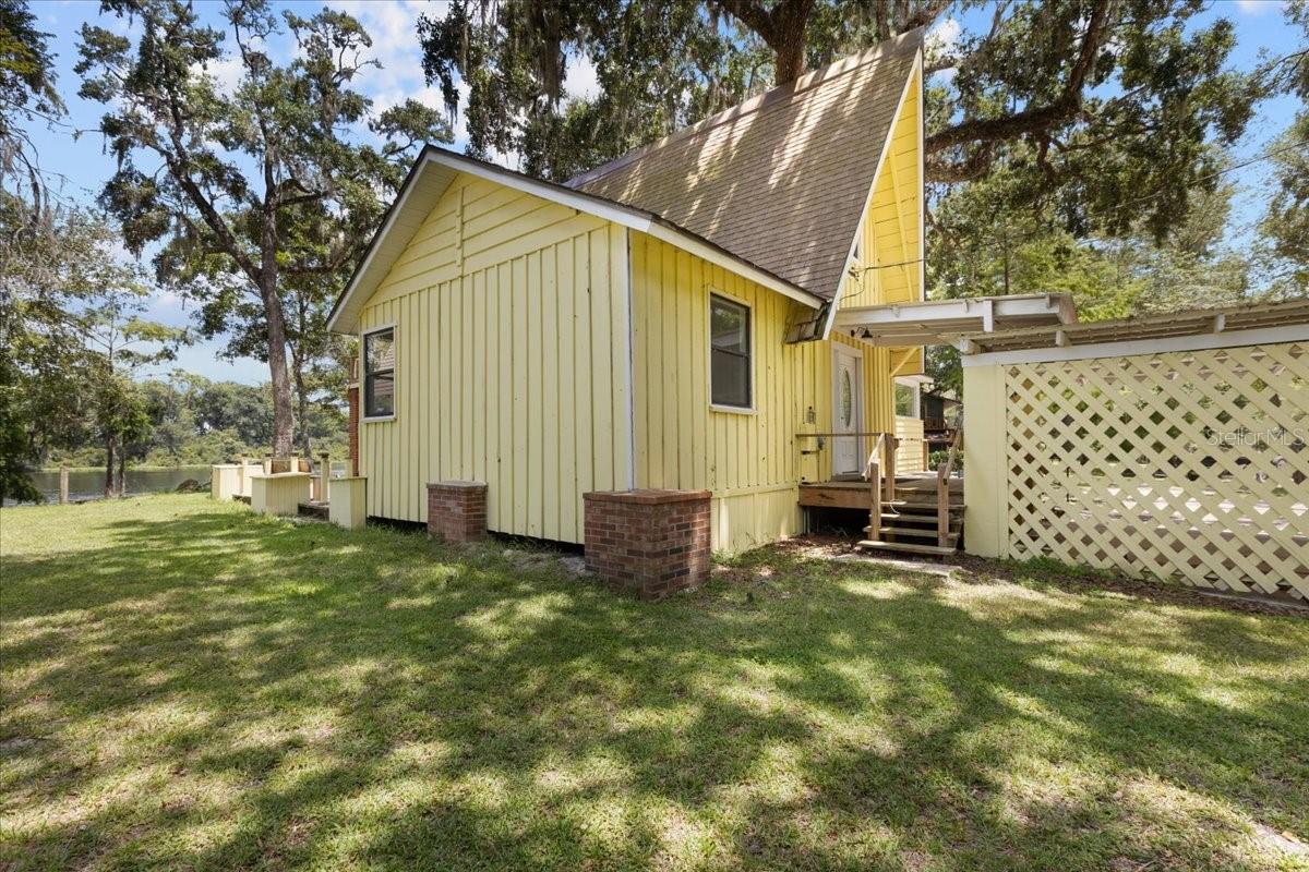 Image 44 of 61 For 79 851 Street