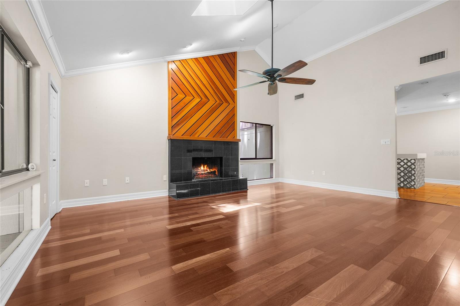 Image 7 of 39 For 1633 19th Circle