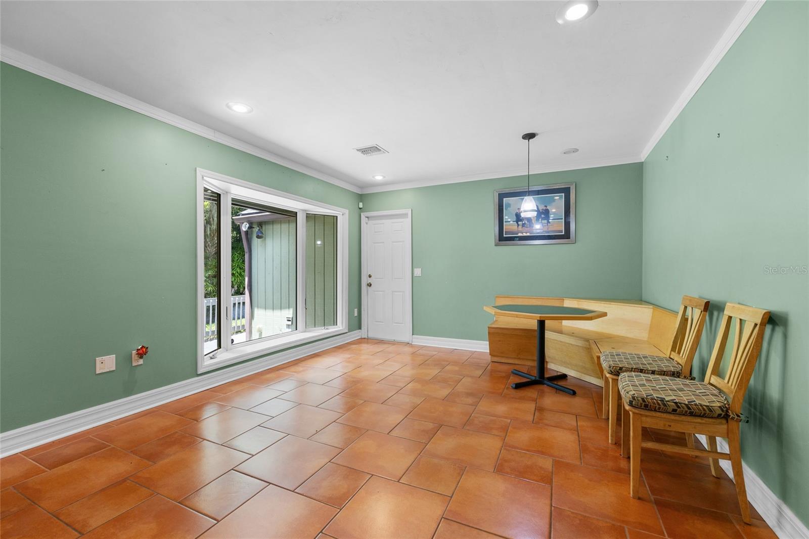 Image 8 of 39 For 1633 19th Circle