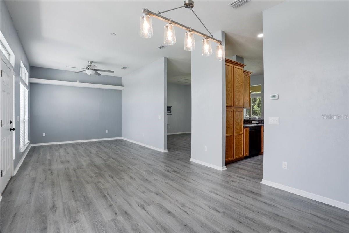 Image 4 of 36 For 15373 149th Road