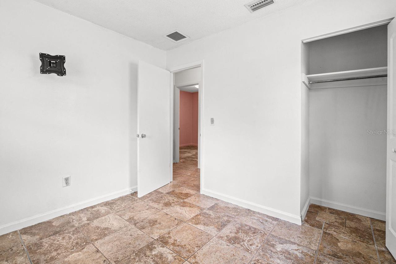 Image 16 of 23 For 808 18th Terrace