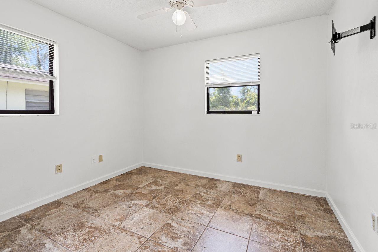 Image 17 of 23 For 808 18th Terrace