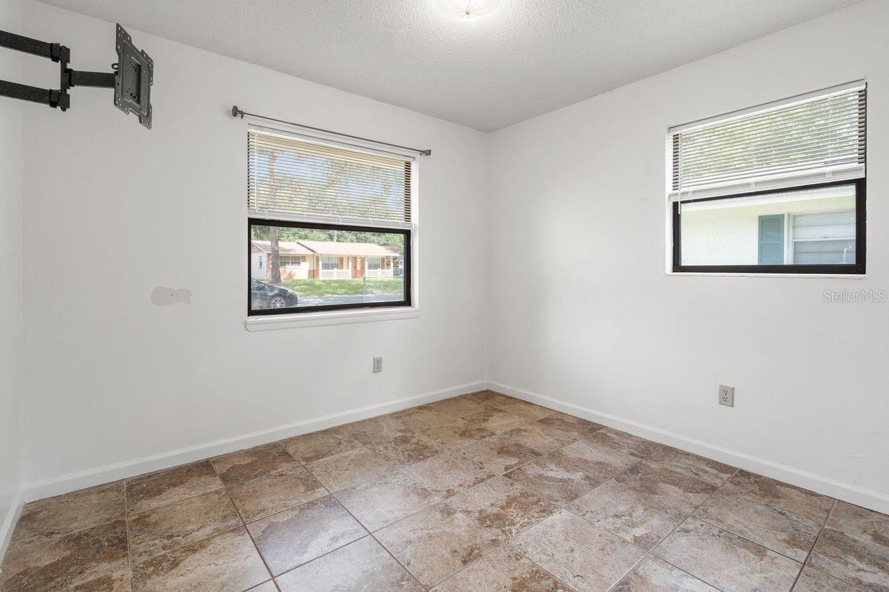 Image 18 of 23 For 808 18th Terrace