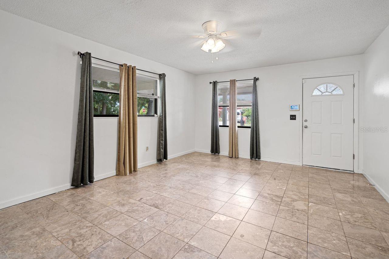 Image 4 of 23 For 808 18th Terrace
