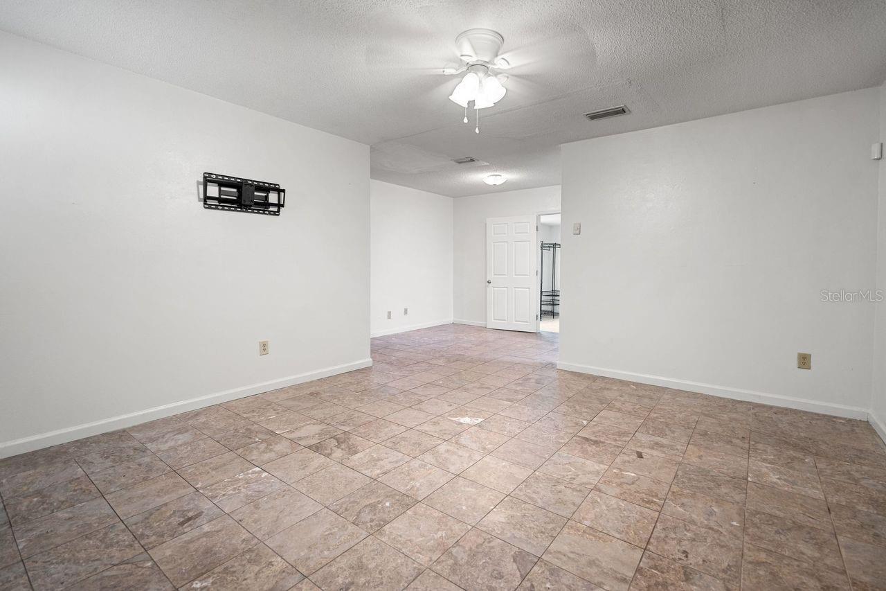 Image 5 of 23 For 808 18th Terrace