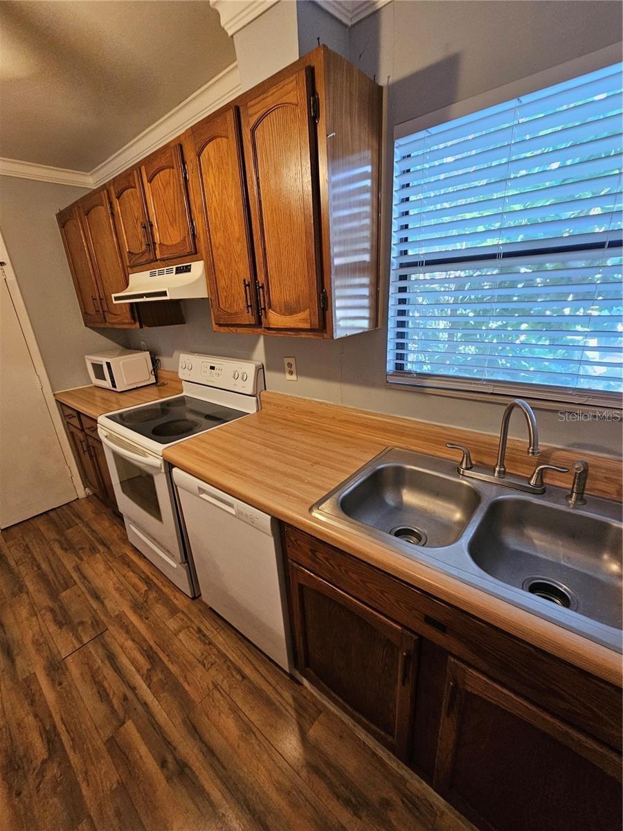 Image 10 of 29 For 2811 Archer Road M106