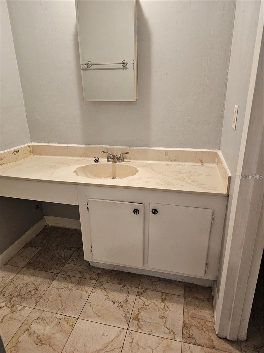 Image 16 of 29 For 2811 Archer Road M106