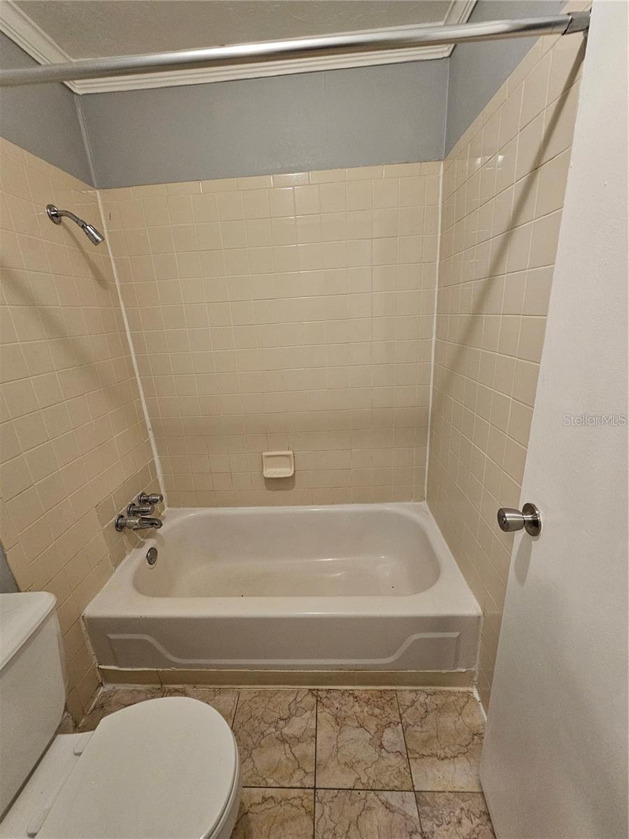 Image 20 of 29 For 2811 Archer Road M106