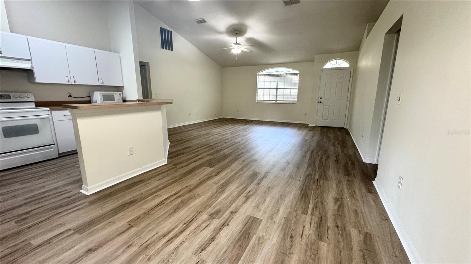 Image 4 of 12 For 2077 42nd Lane