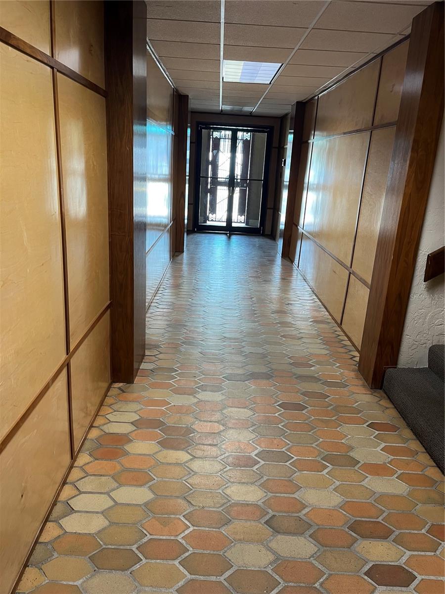 Image 17 of 19 For 204 University Avenue 8