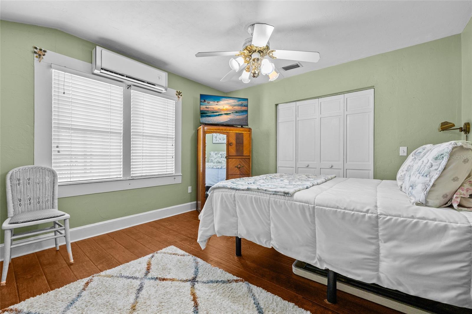 Image 27 of 54 For 14702 140th Street