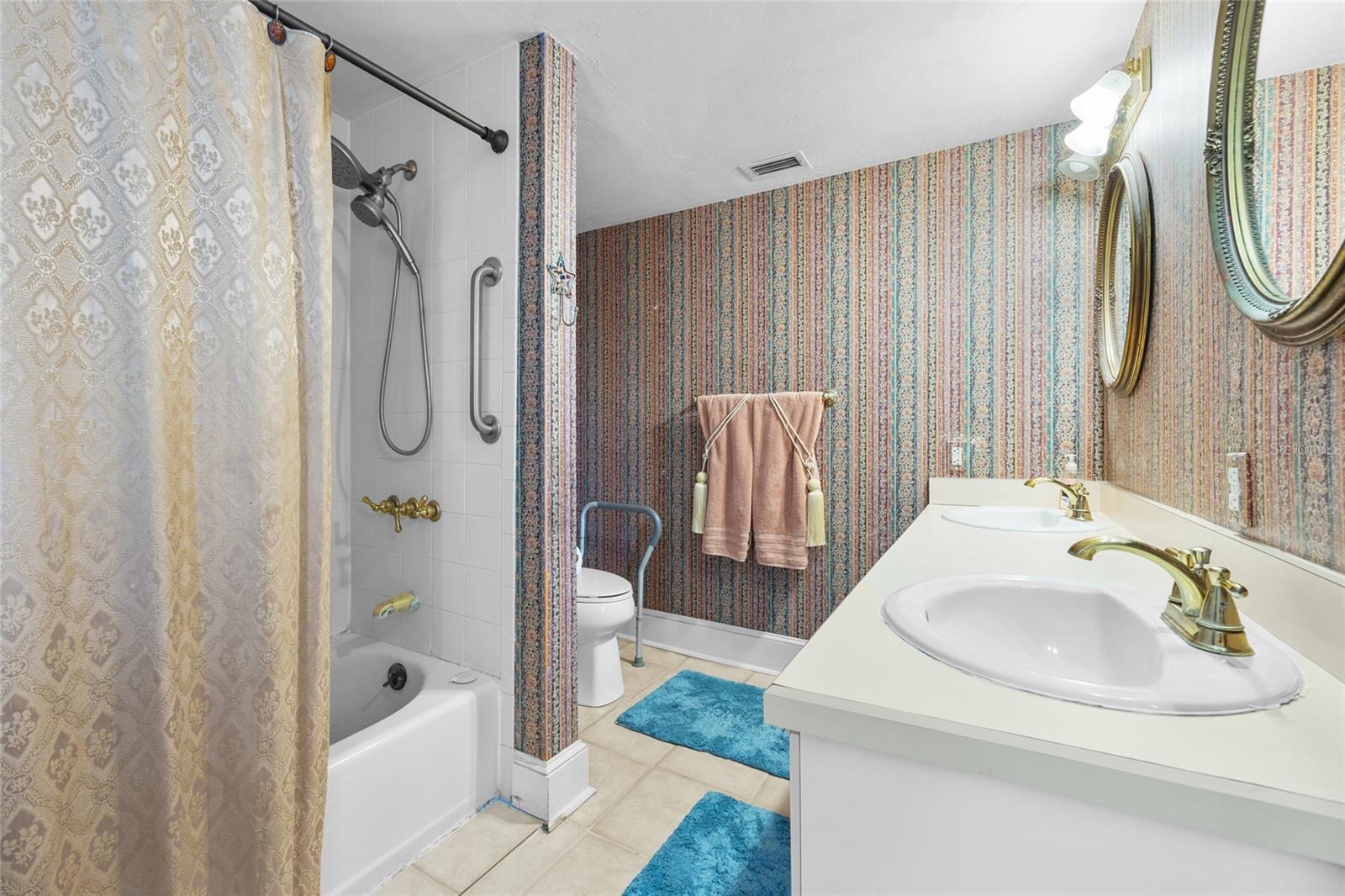 Image 32 of 54 For 14702 140th Street