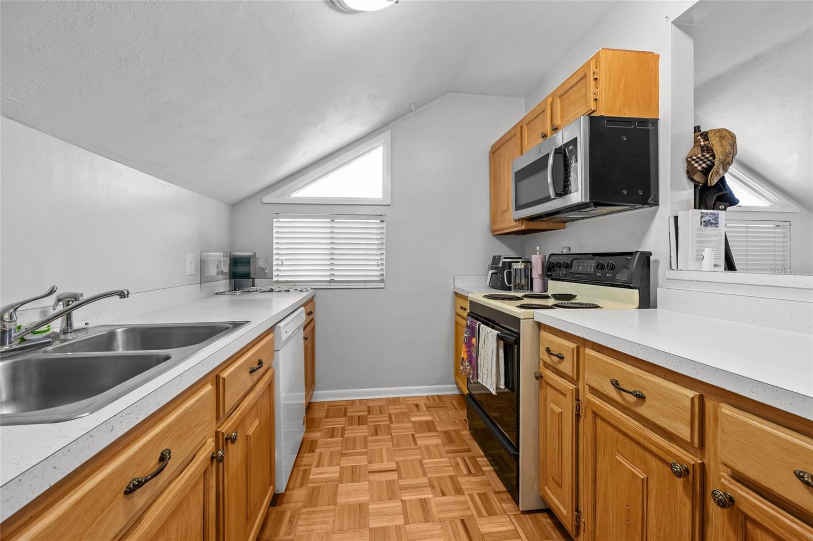 Image 34 of 54 For 14702 140th Street
