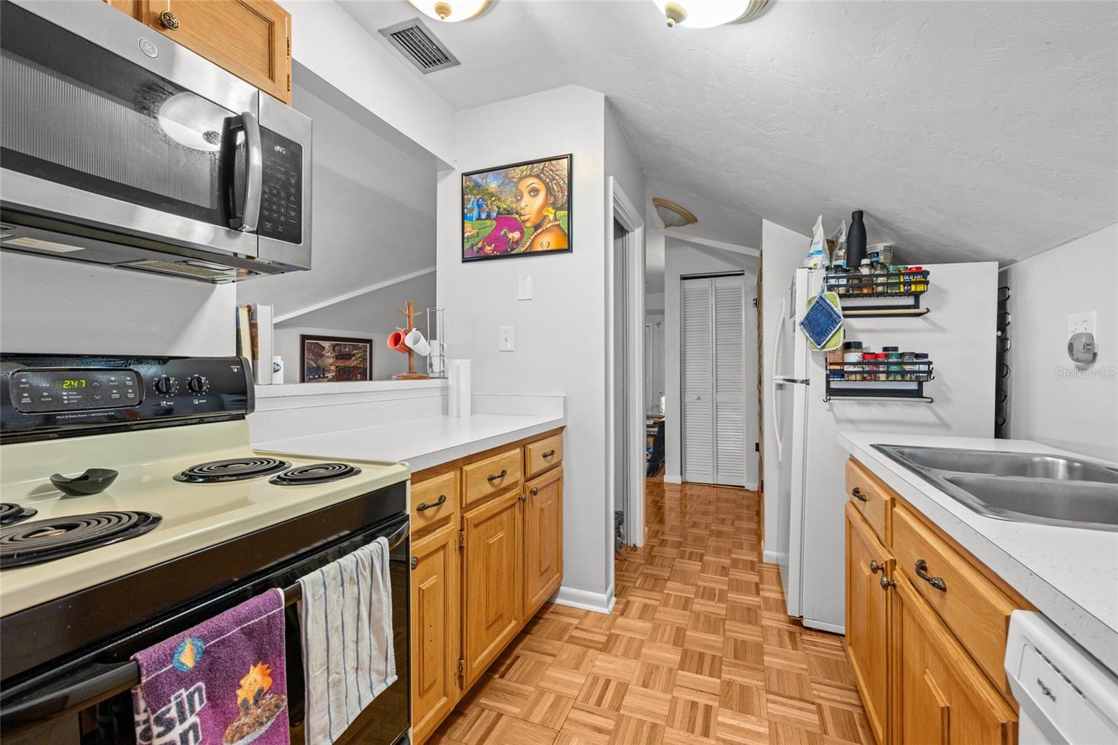Image 35 of 54 For 14702 140th Street