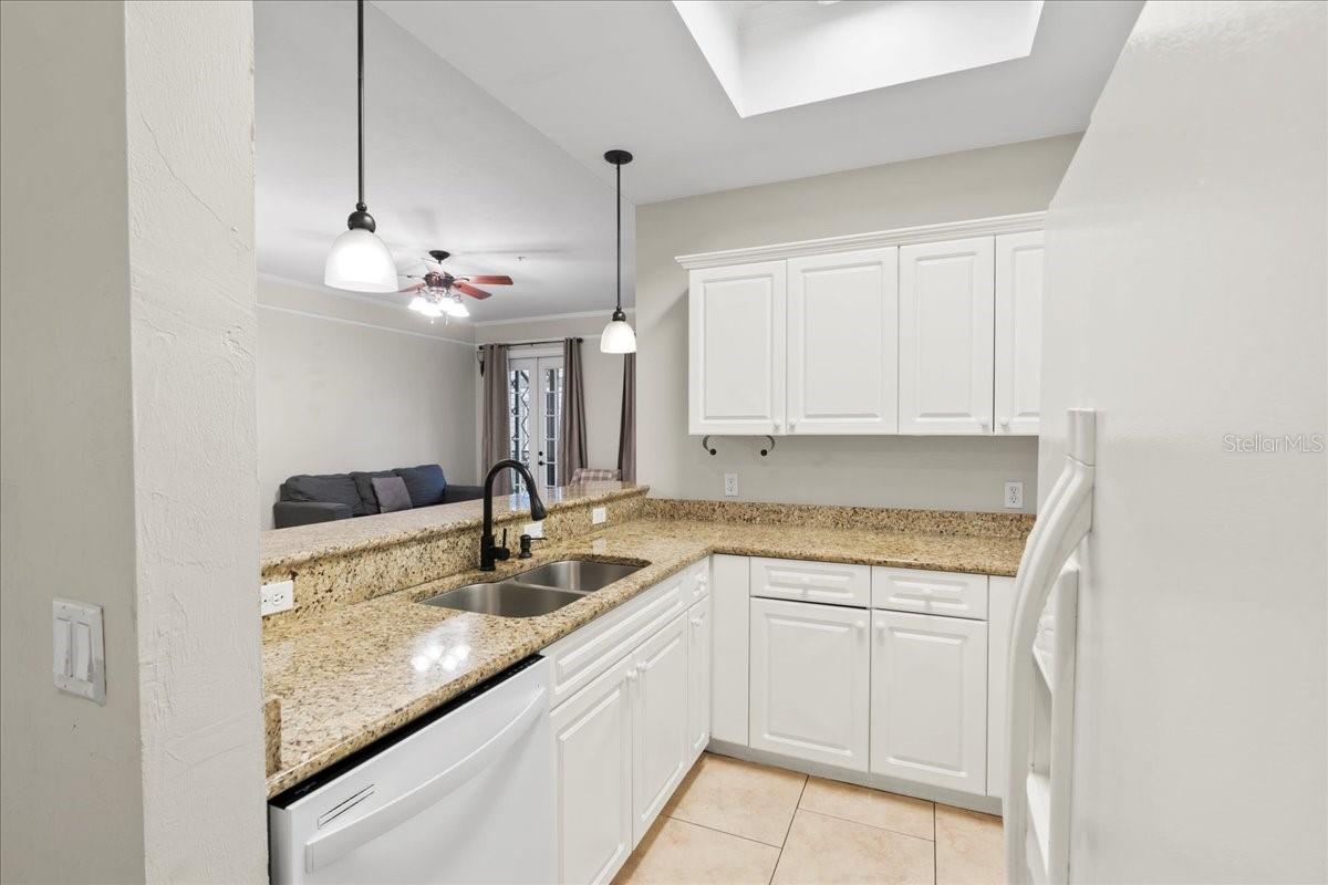 Image 5 of 45 For 325 14th Street 206
