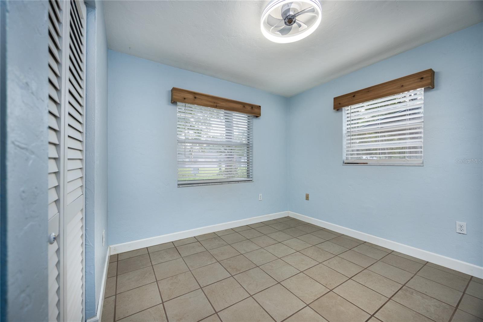 Image 20 of 61 For 1912 43rd Place