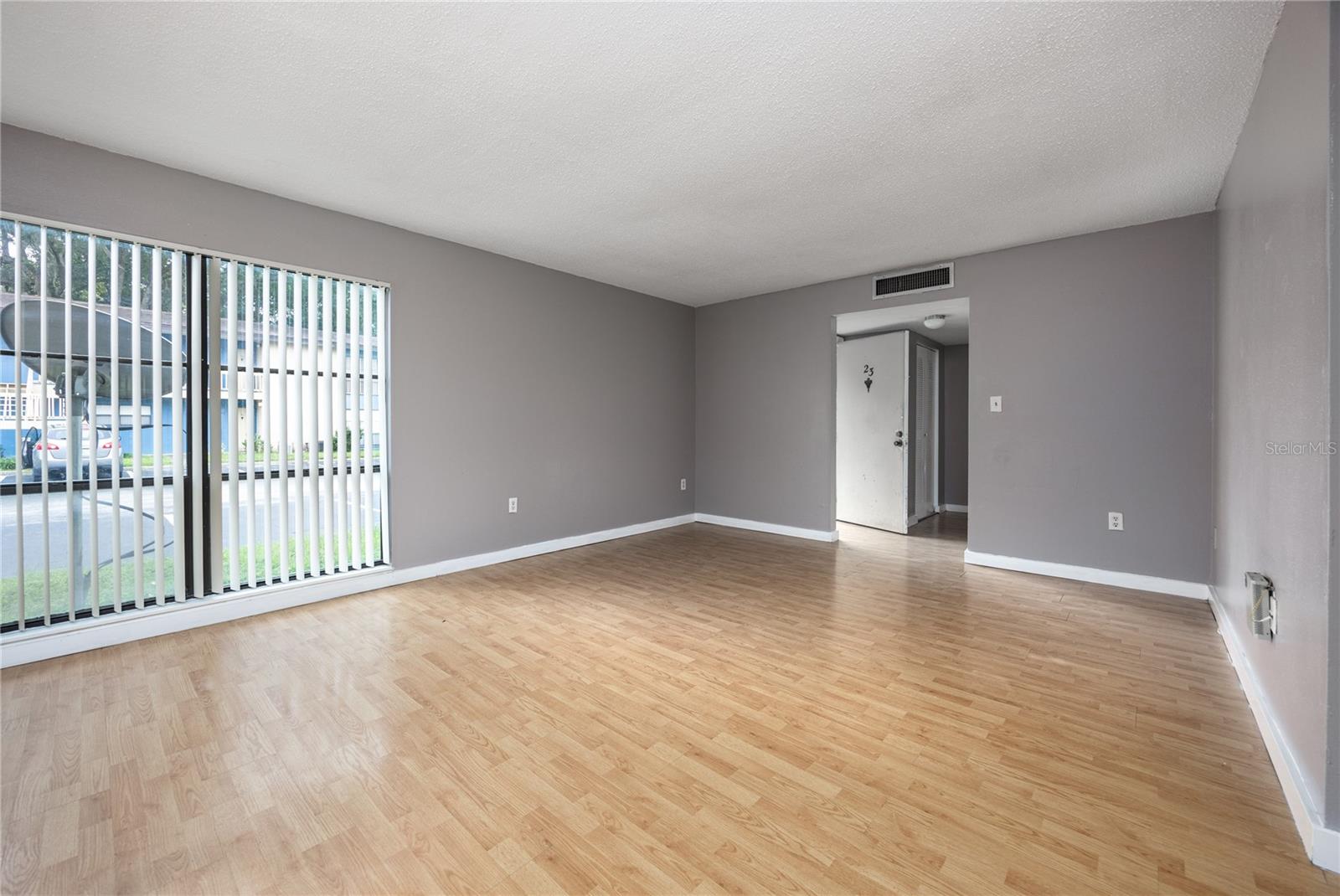 Image 3 of 33 For 2811 Archer Road D23
