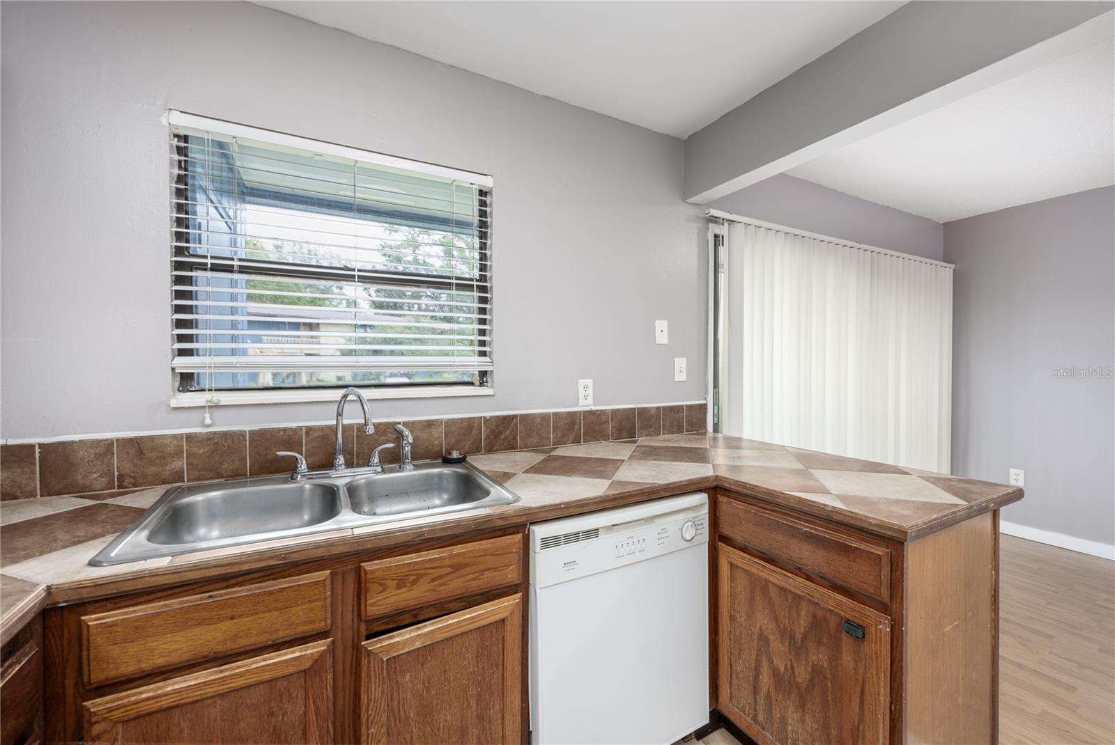 Image 8 of 33 For 2811 Archer Road D23