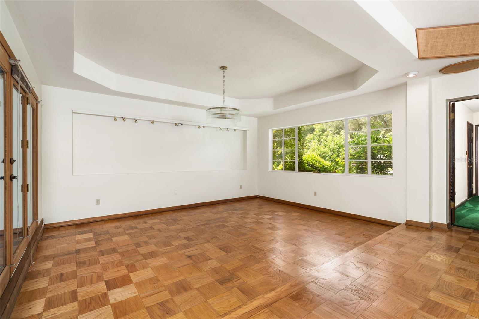 Image 6 of 26 For 537 7th Avenue