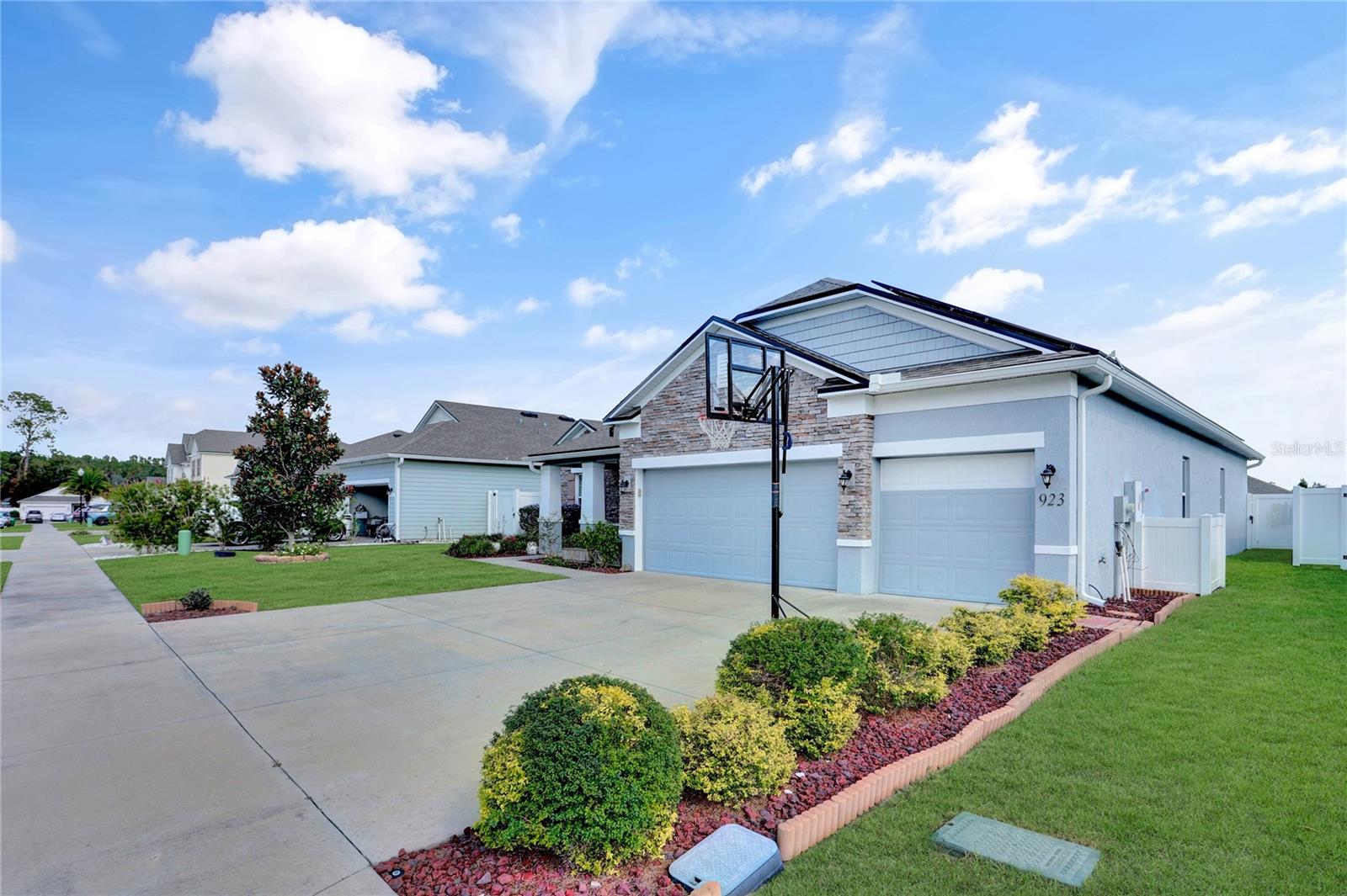 Image 2 of 36 For 923 253rd Drive