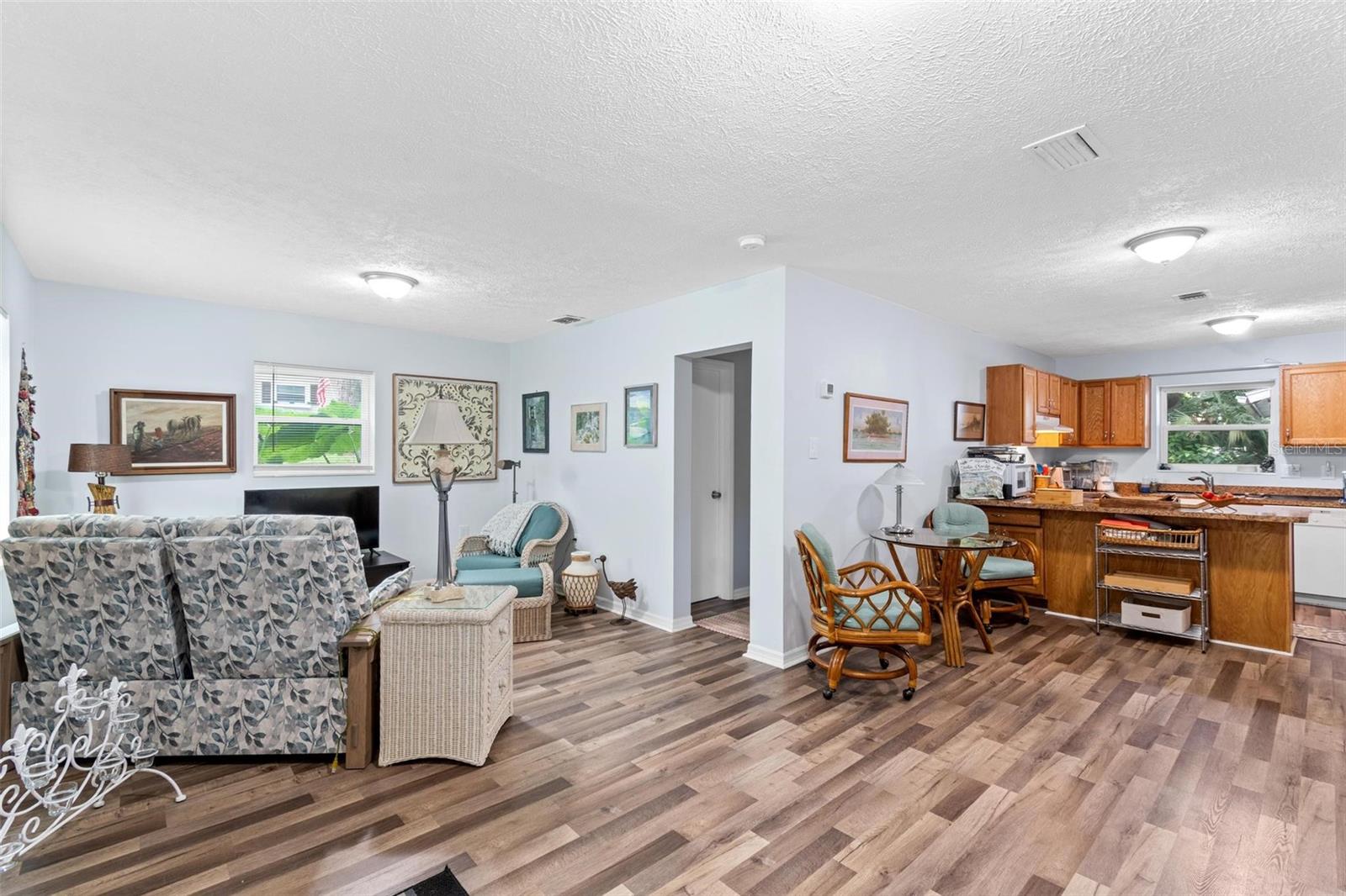 Image 5 of 24 For 6025 Avenue J