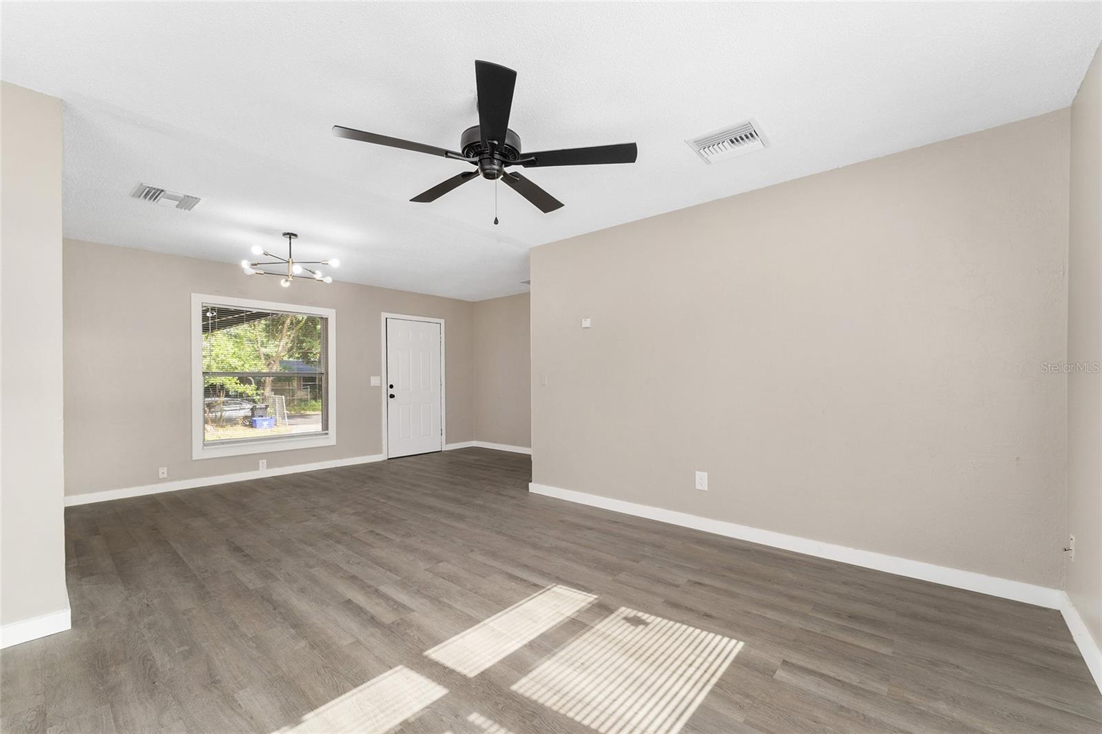Image 13 of 51 For 919 19th Street