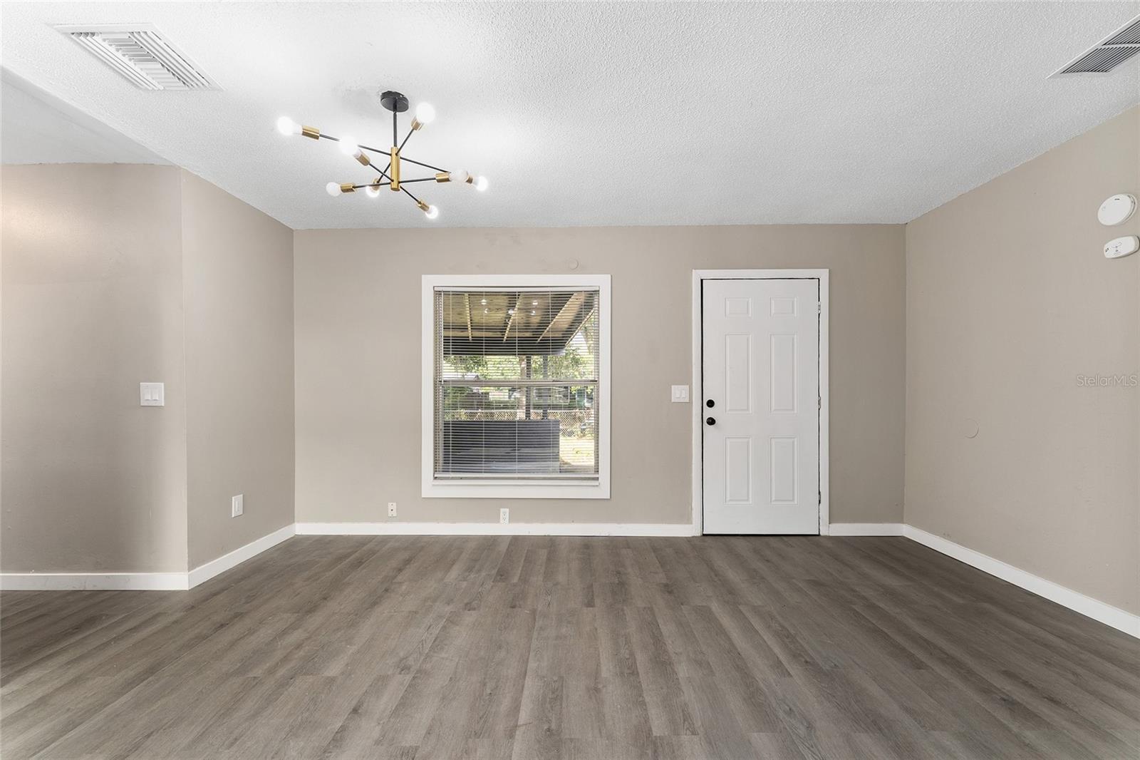 Image 14 of 51 For 919 19th Street