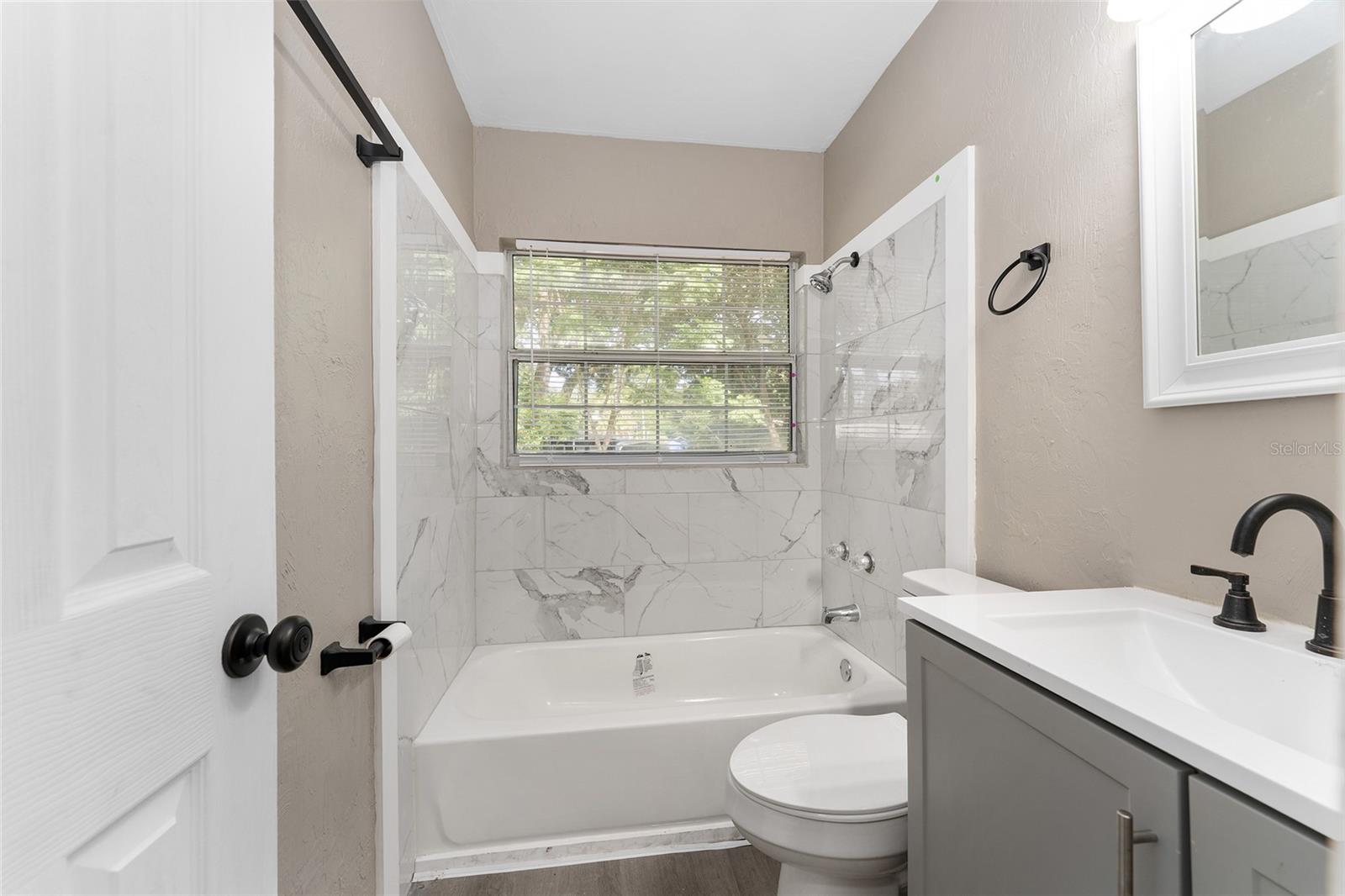 Image 24 of 51 For 919 19th Street