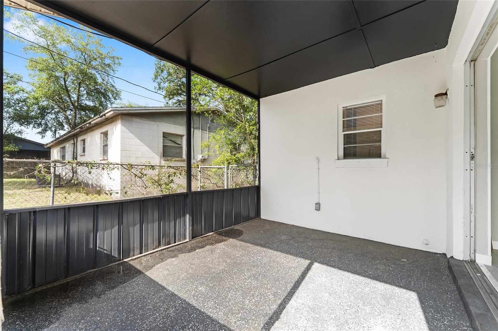 Image 33 of 51 For 919 19th Street