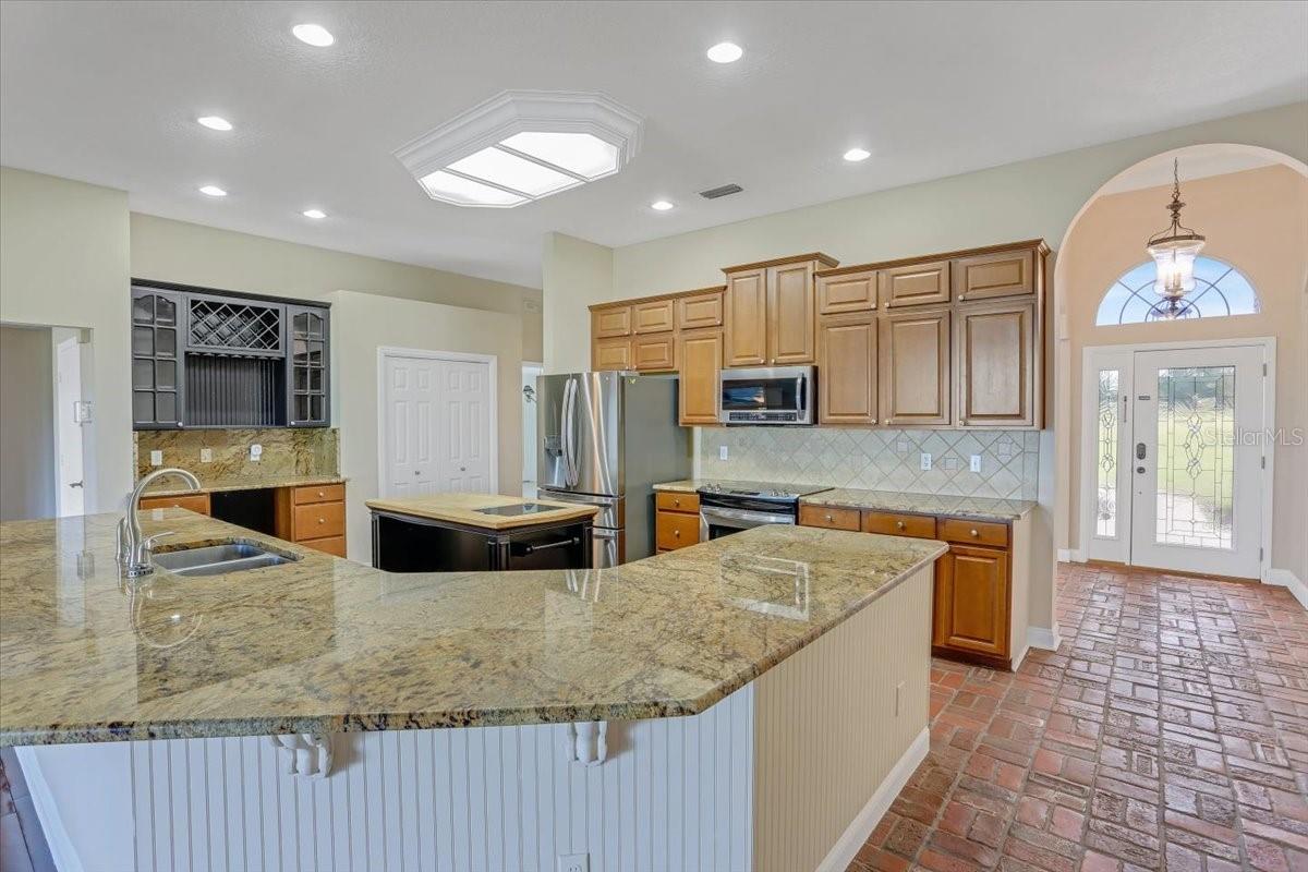 Image 13 of 74 For 735 Noegel Road