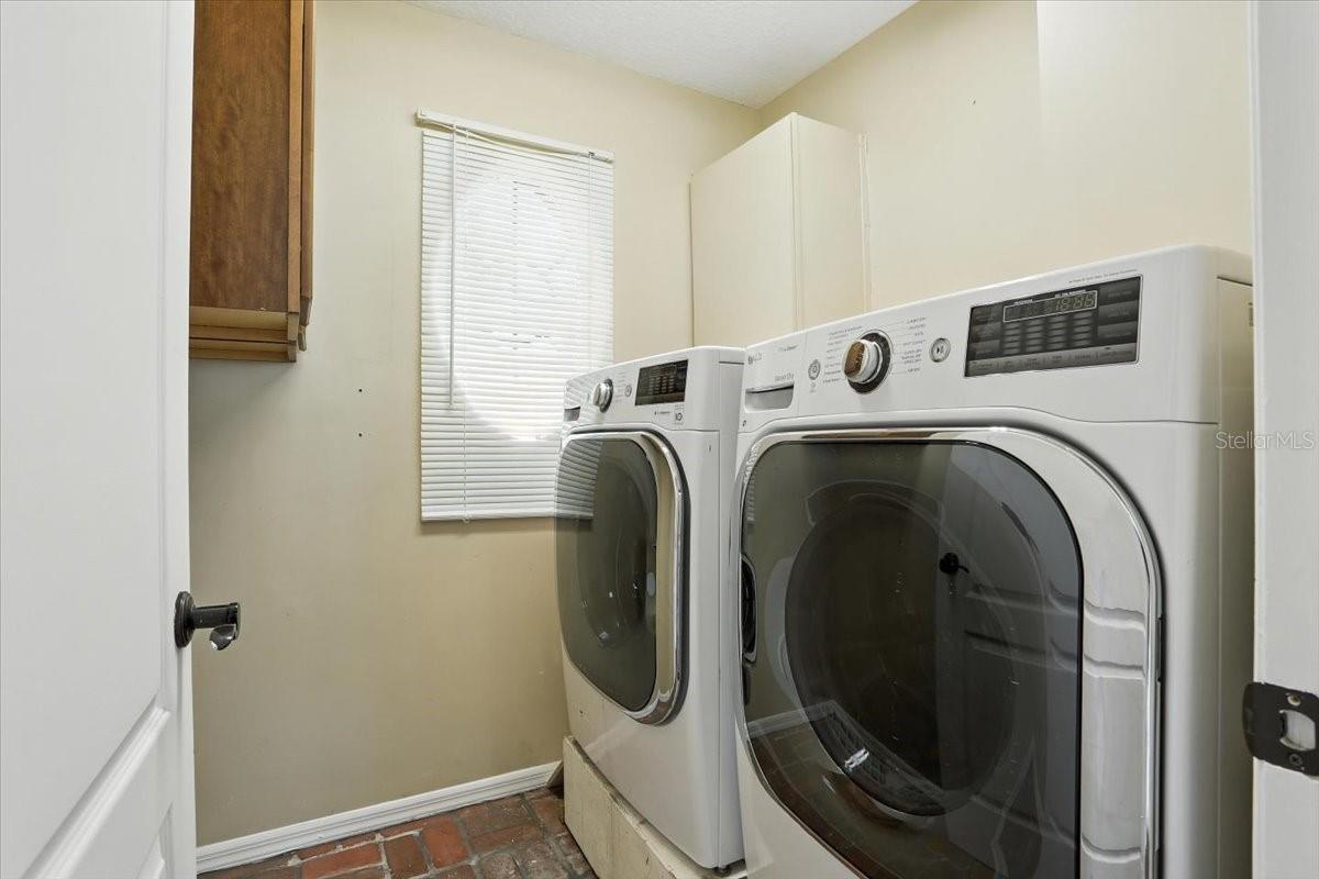 Image 36 of 74 For 735 Noegel Road