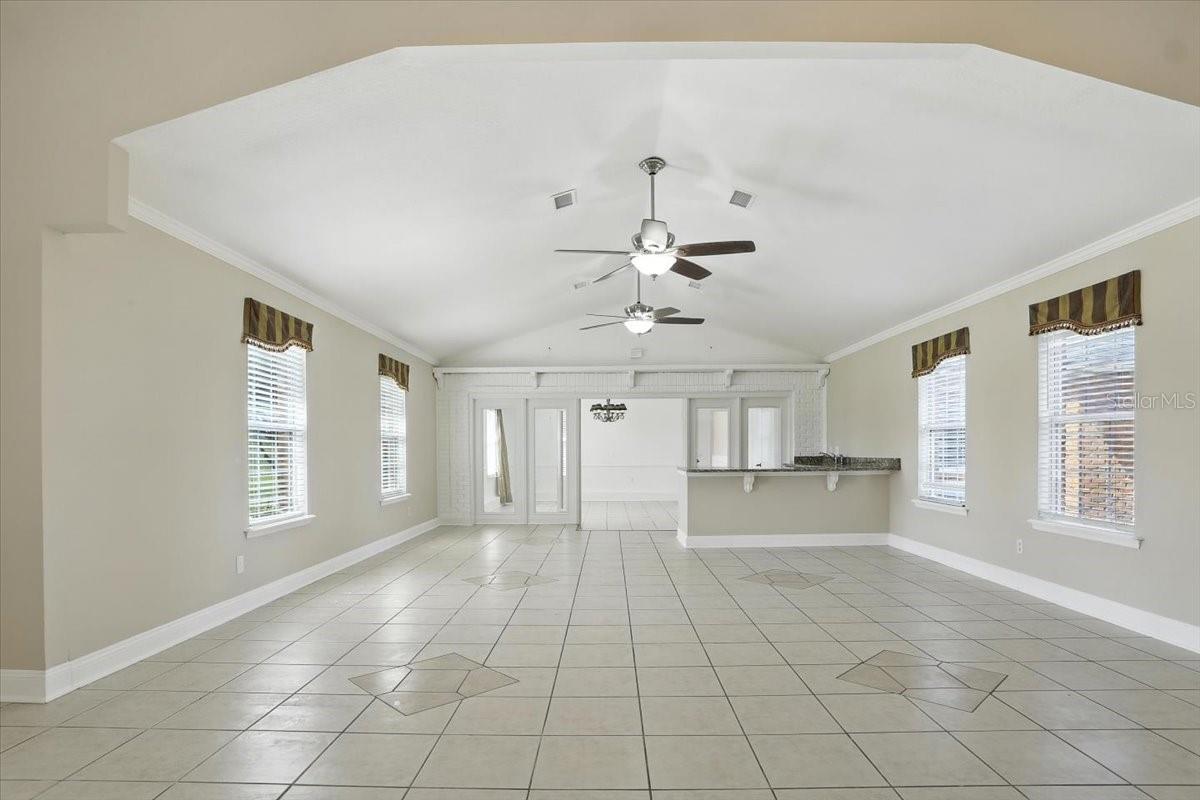Image 40 of 74 For 735 Noegel Road