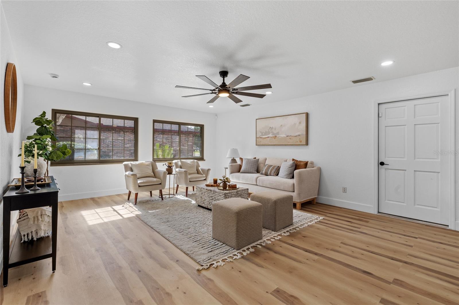 Image 7 of 39 For 3731 17th Lane