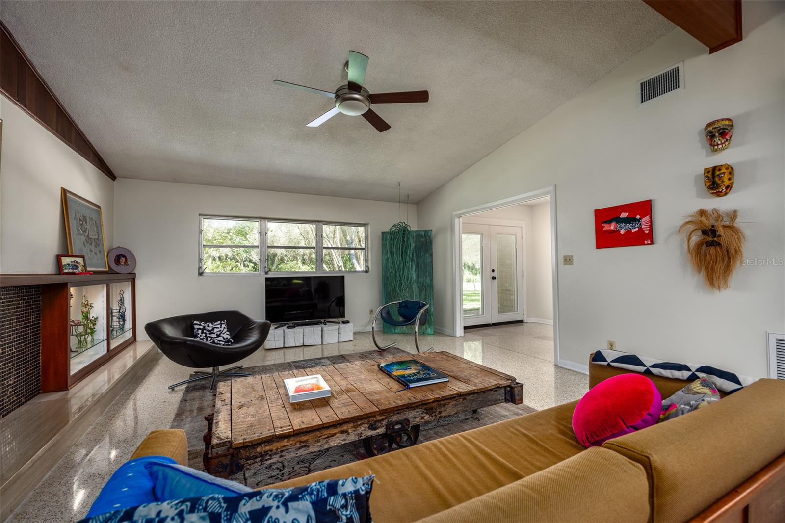 Image 17 of 81 For 415 32nd Street