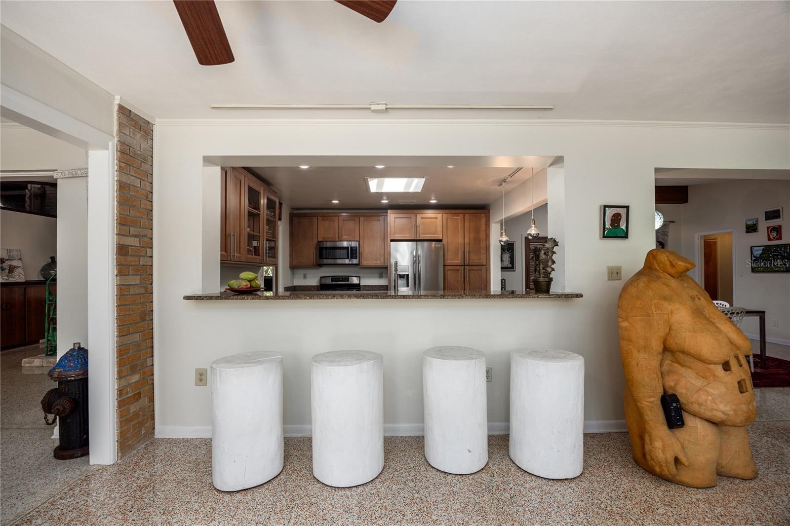 Image 34 of 81 For 415 32nd Street
