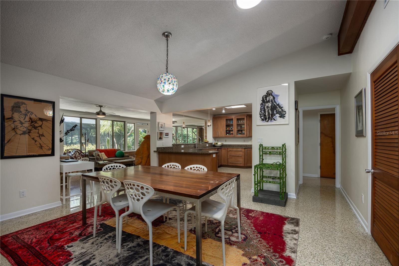Image 41 of 81 For 415 32nd Street