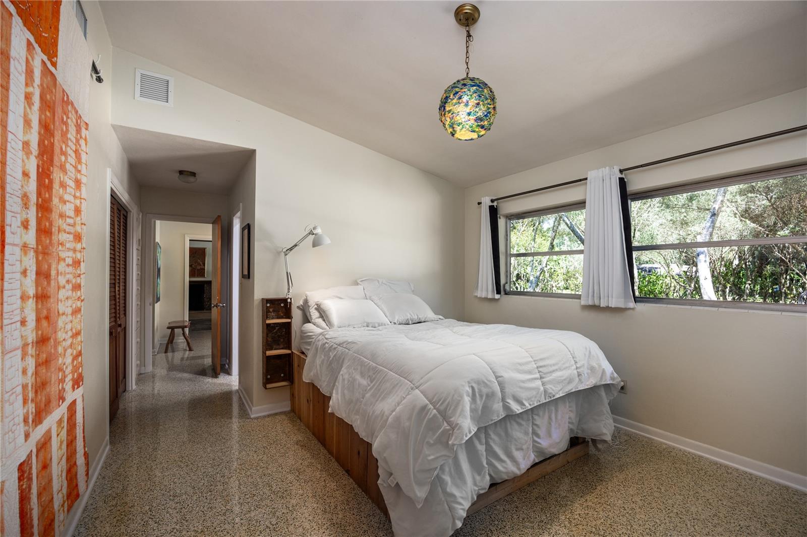Image 61 of 81 For 415 32nd Street