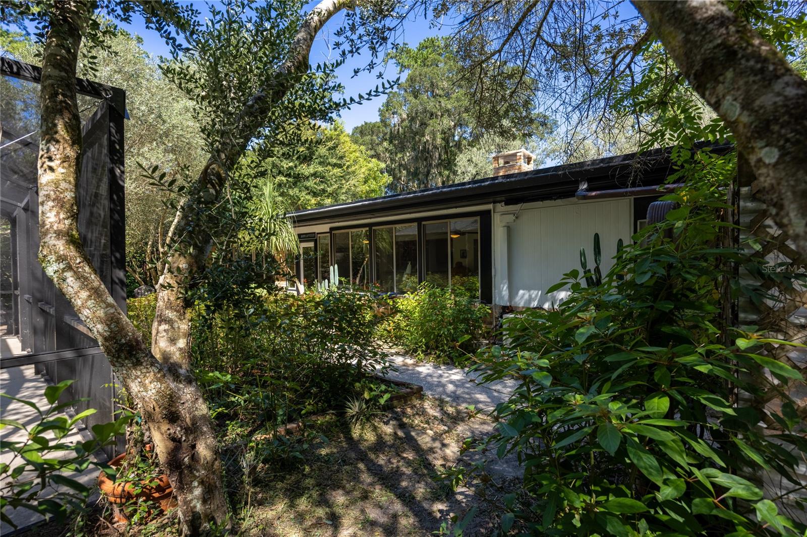 Image 65 of 81 For 415 32nd Street