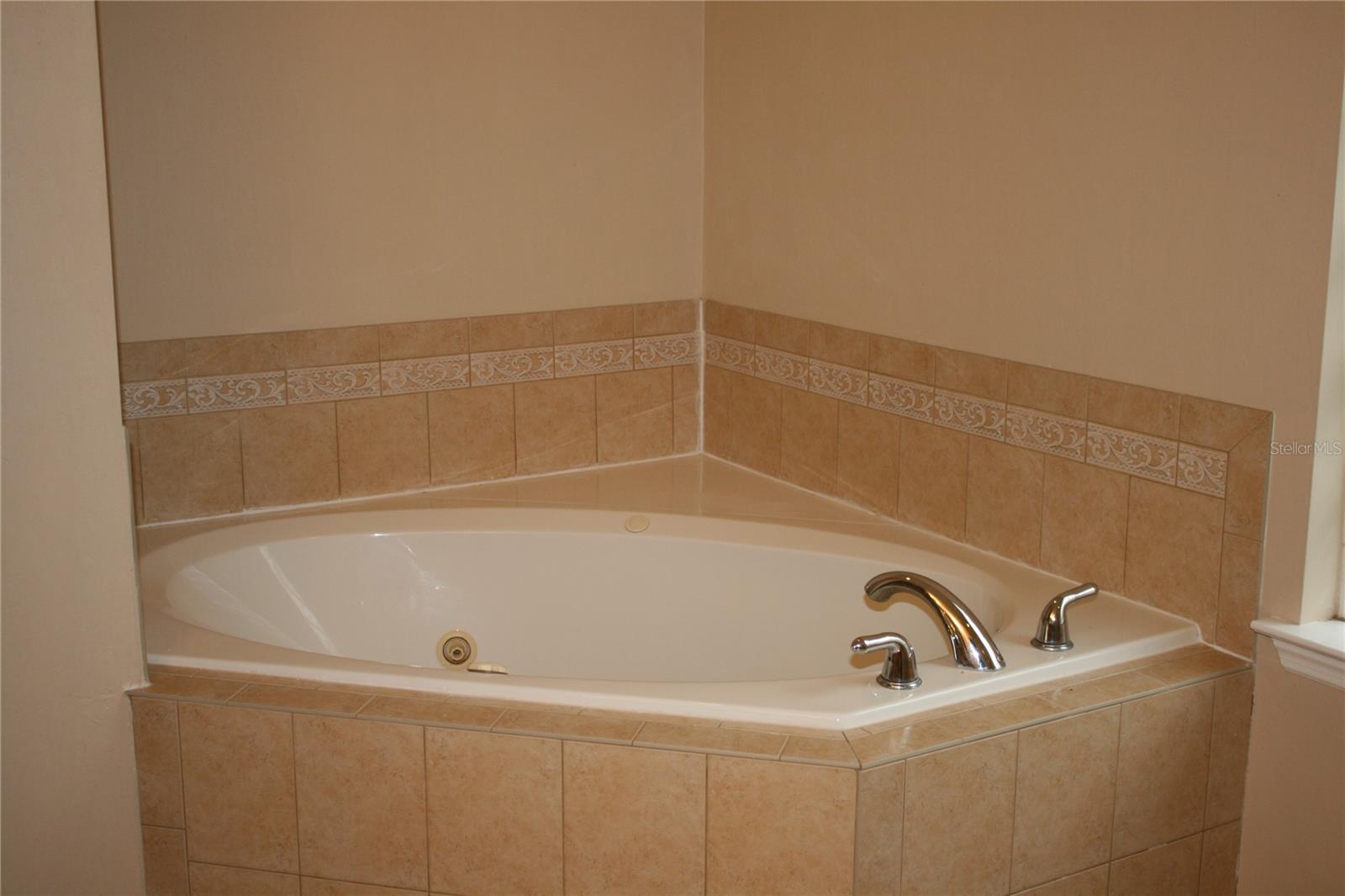 Image 21 of 27 For 7541 88th Street
