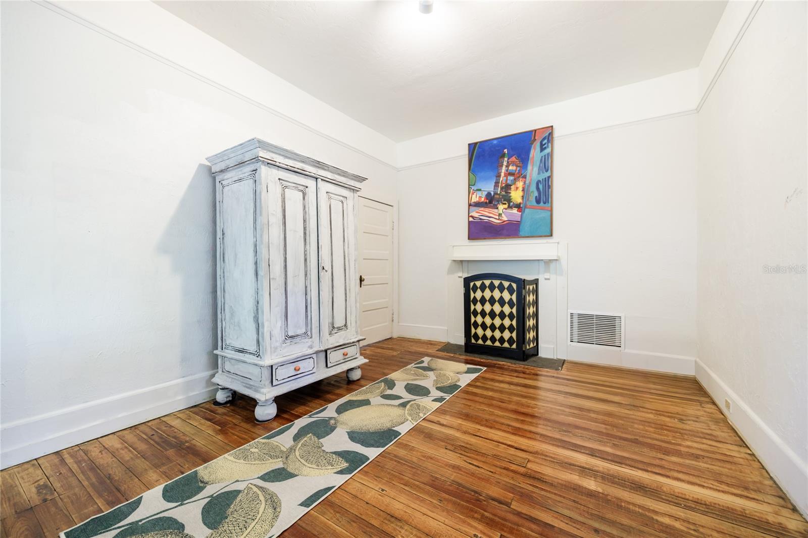 Image 23 of 41 For 21715 69th Avenue