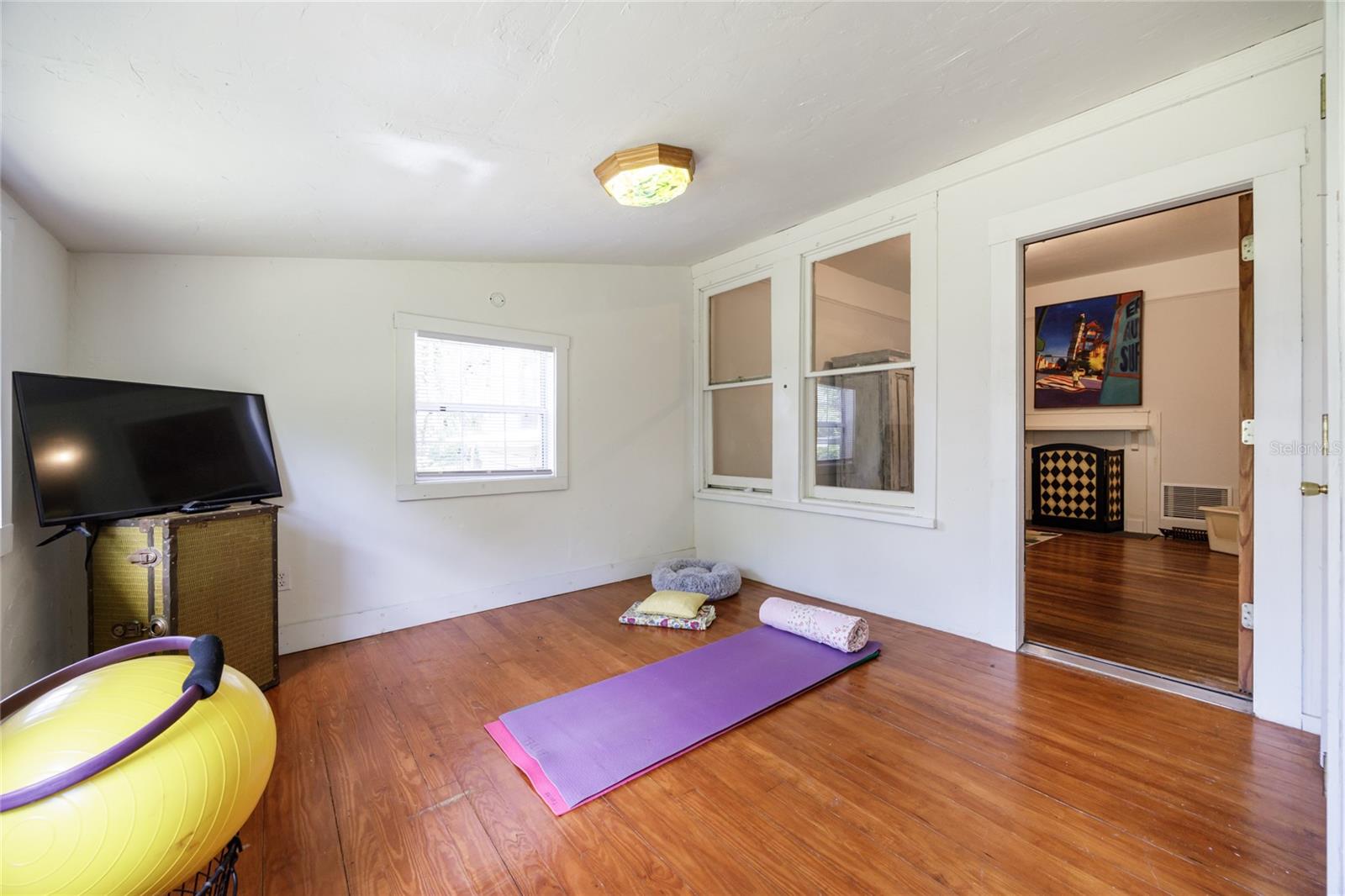 Image 26 of 41 For 21715 69th Avenue