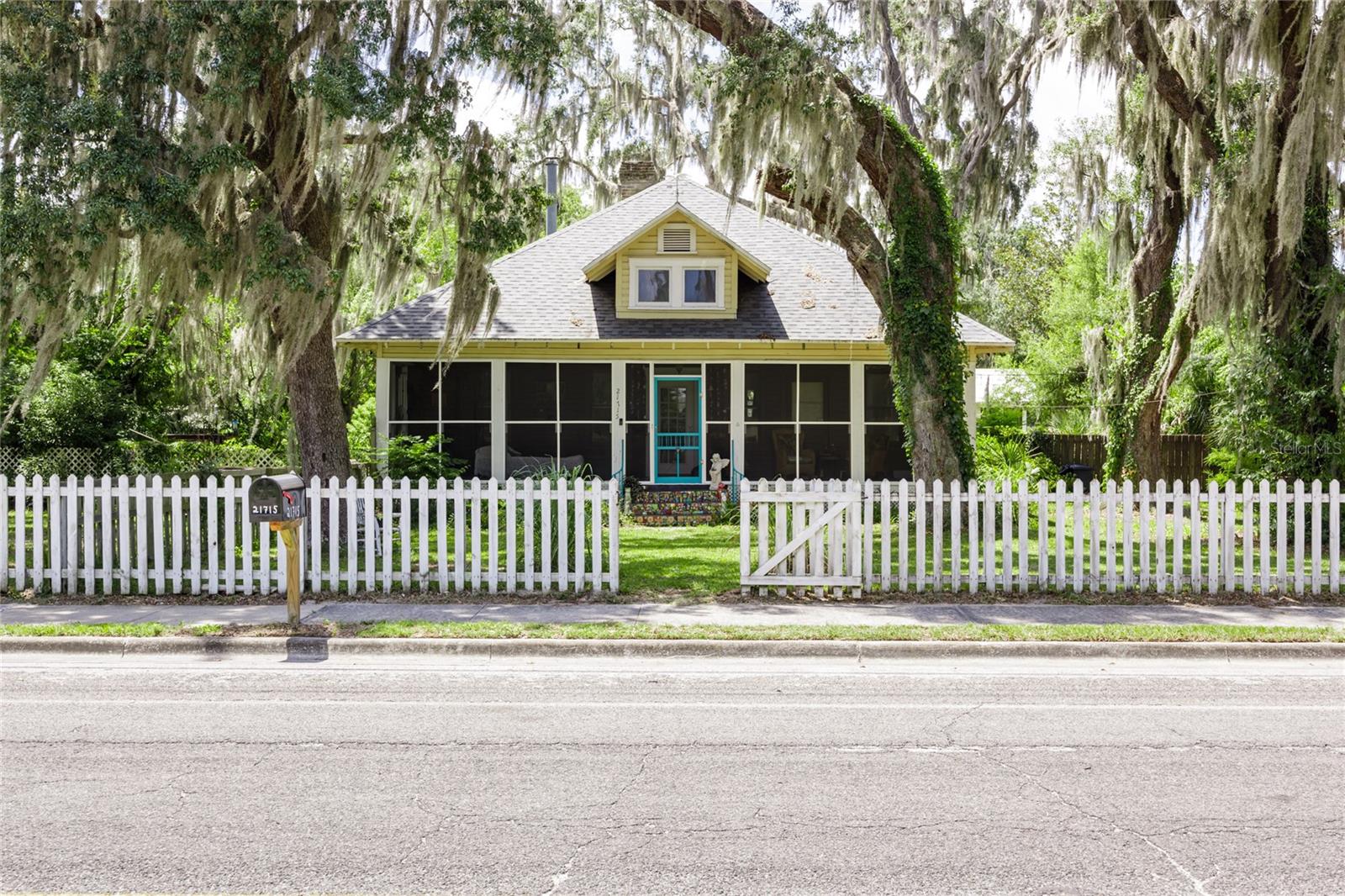 Image 4 of 41 For 21715 69th Avenue