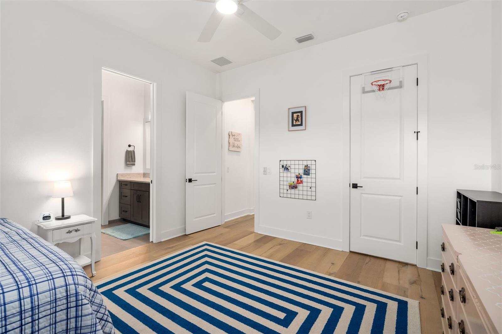 Image 36 of 67 For 5911 124th Way