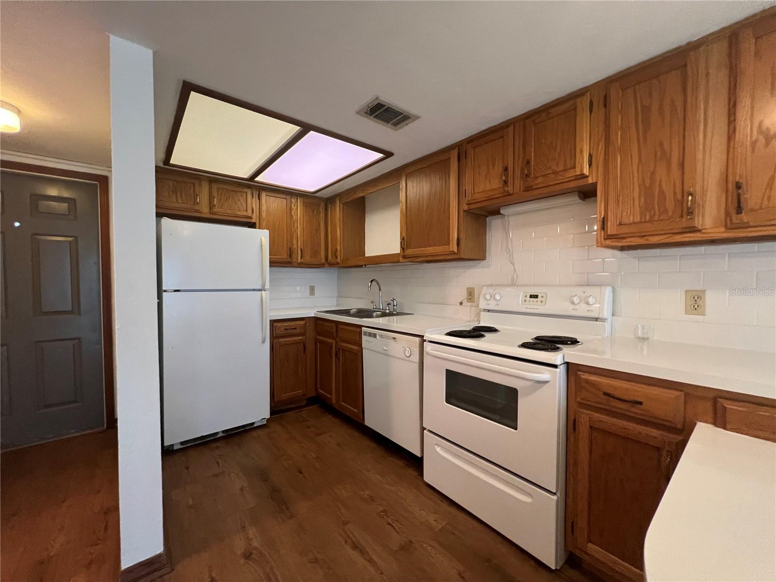 Image 3 of 22 For 7200 8th Avenue D24