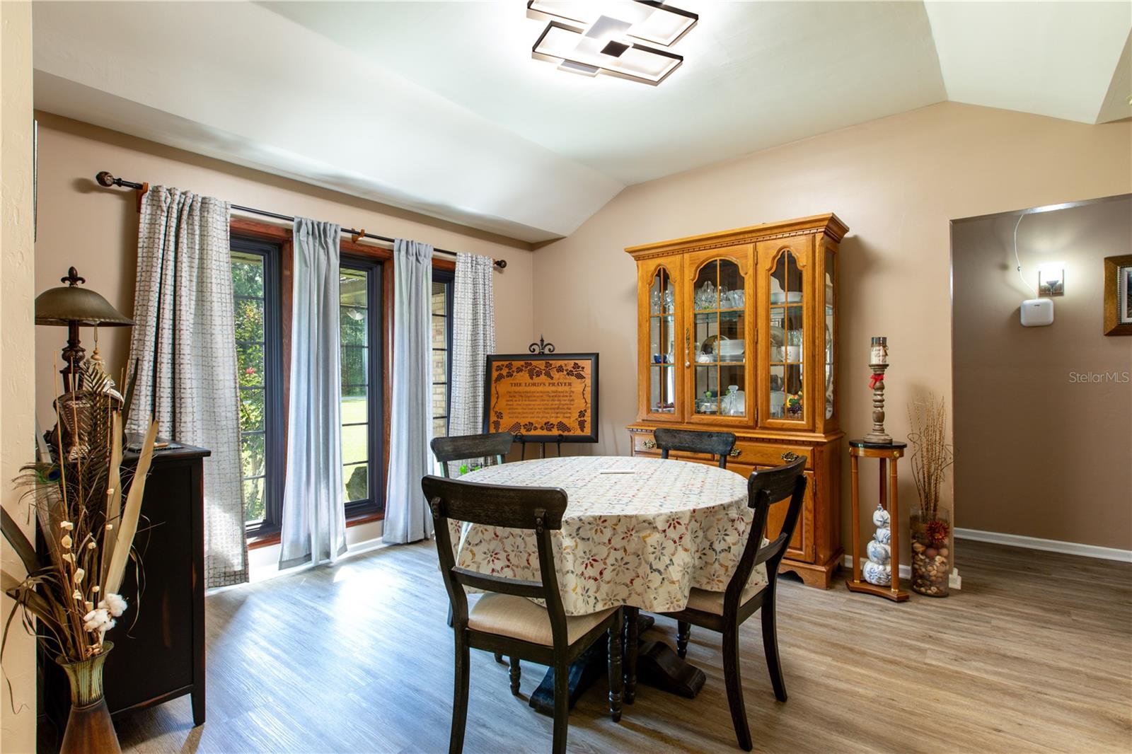 Image 21 of 55 For 9139 Florida Street