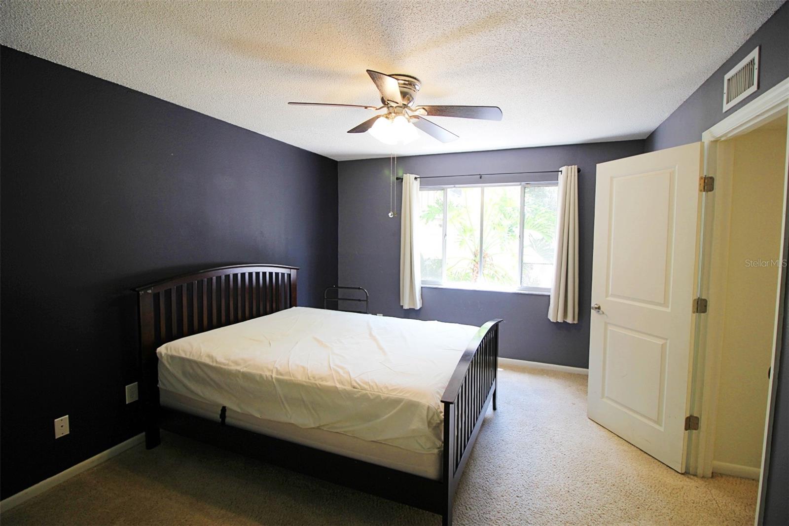 Image 10 of 17 For 507 39th Road 128