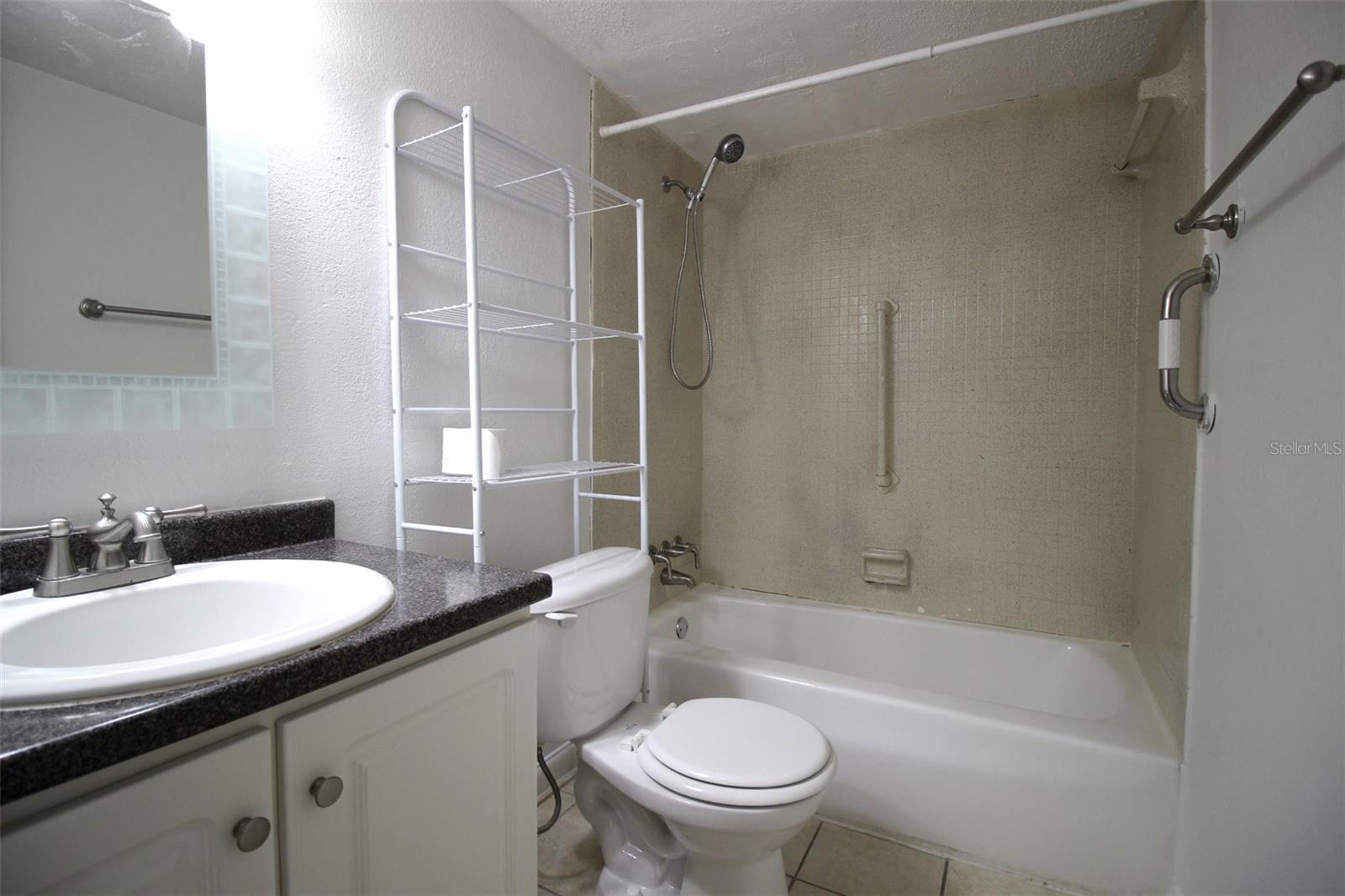 Image 12 of 17 For 507 39th Road 128