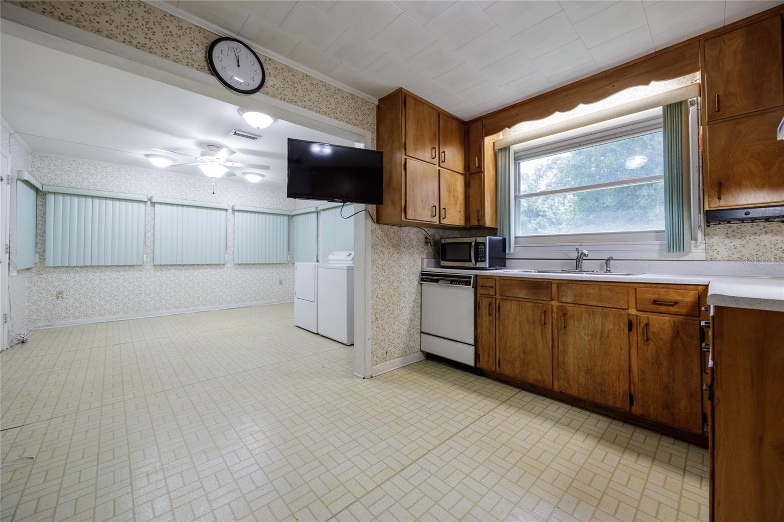 Image 14 of 49 For 430 32 Avenue
