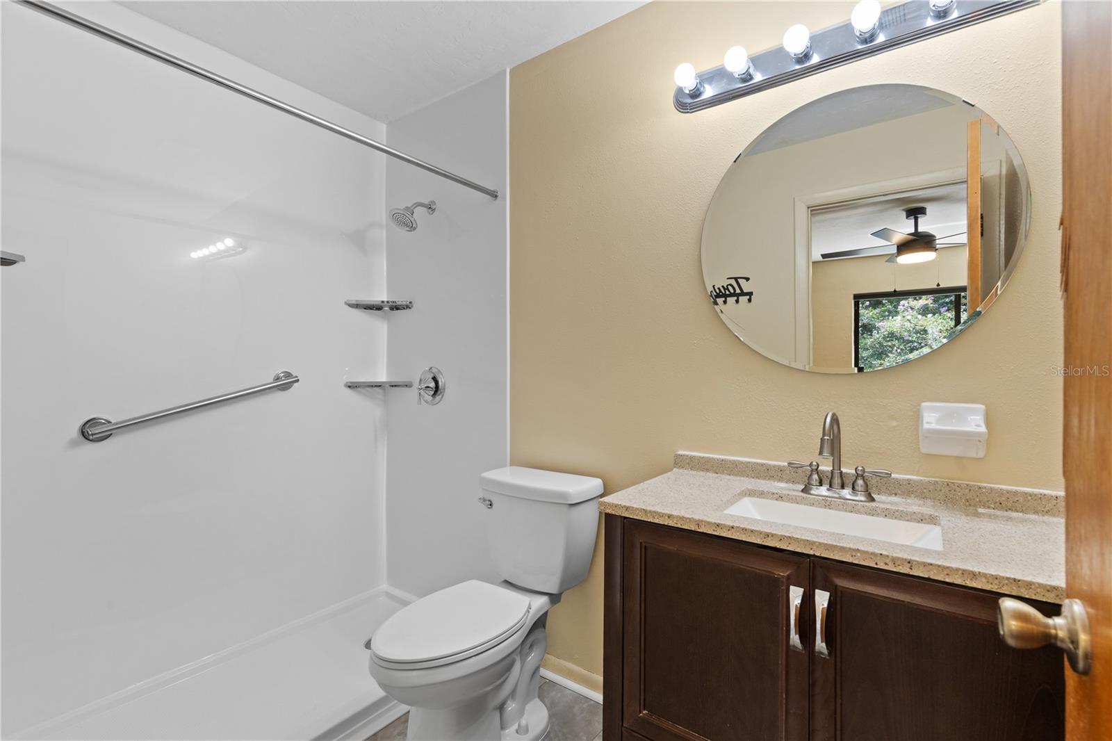 Image 13 of 21 For 2635 35th Place 705